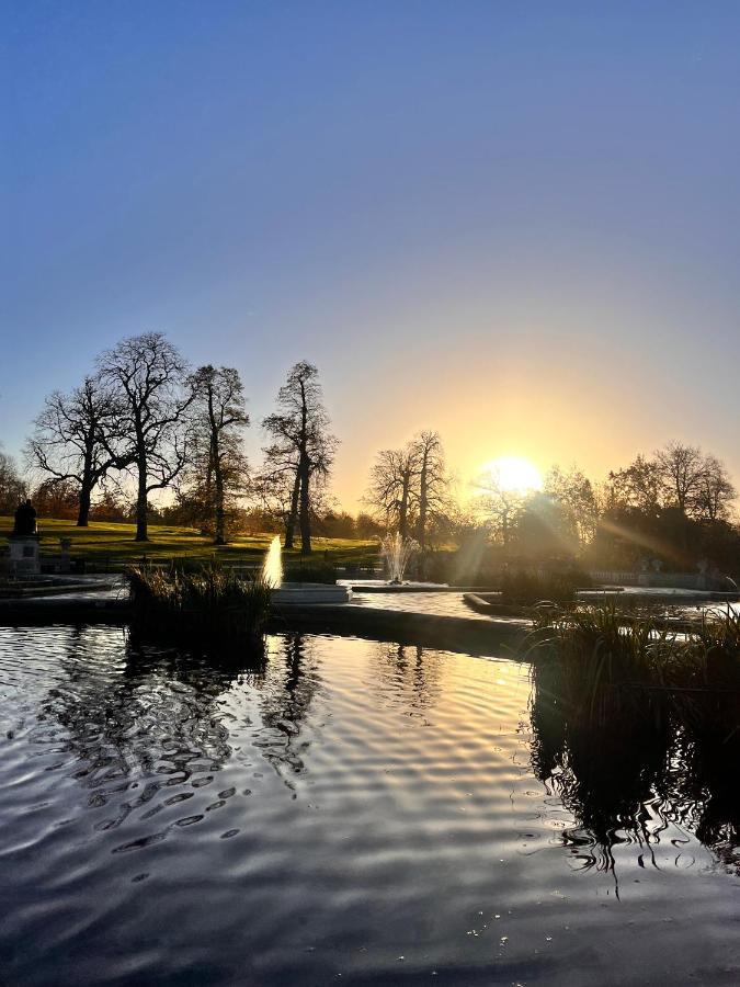 Apartment Hyde Park,3 Min Walk,family Home! 2 Bedrooms & 2 Bathrooms Apartment! Fantastic Location