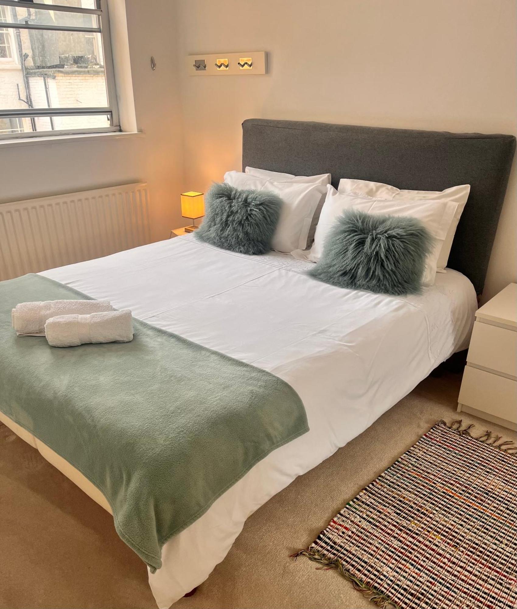 Hyde Park,3 Min Walk,family Home! 2 Bedrooms & 2 Bathrooms Apartment! Fantastic Location Apartment London